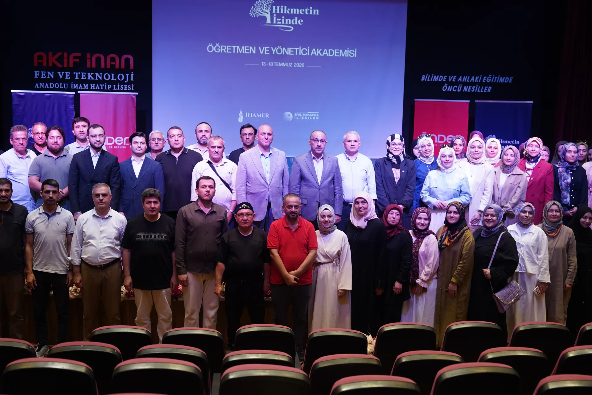 HİKMETİN İZİNDE ÖĞRETMEN VE YÖNETİCİ AKADEMİSİ TAMAMLANDI