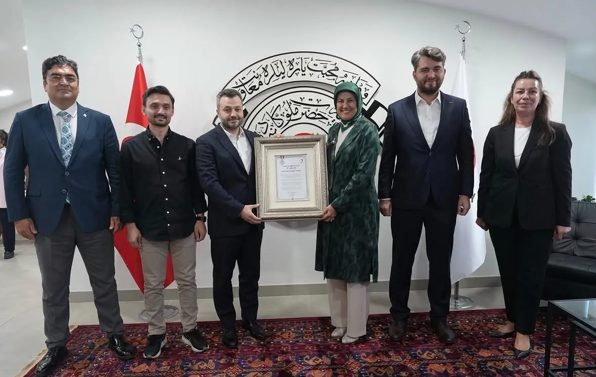 İMAM HATİP CAMİASINA KAN BAĞIŞINDA PLATİN ÖDÜL