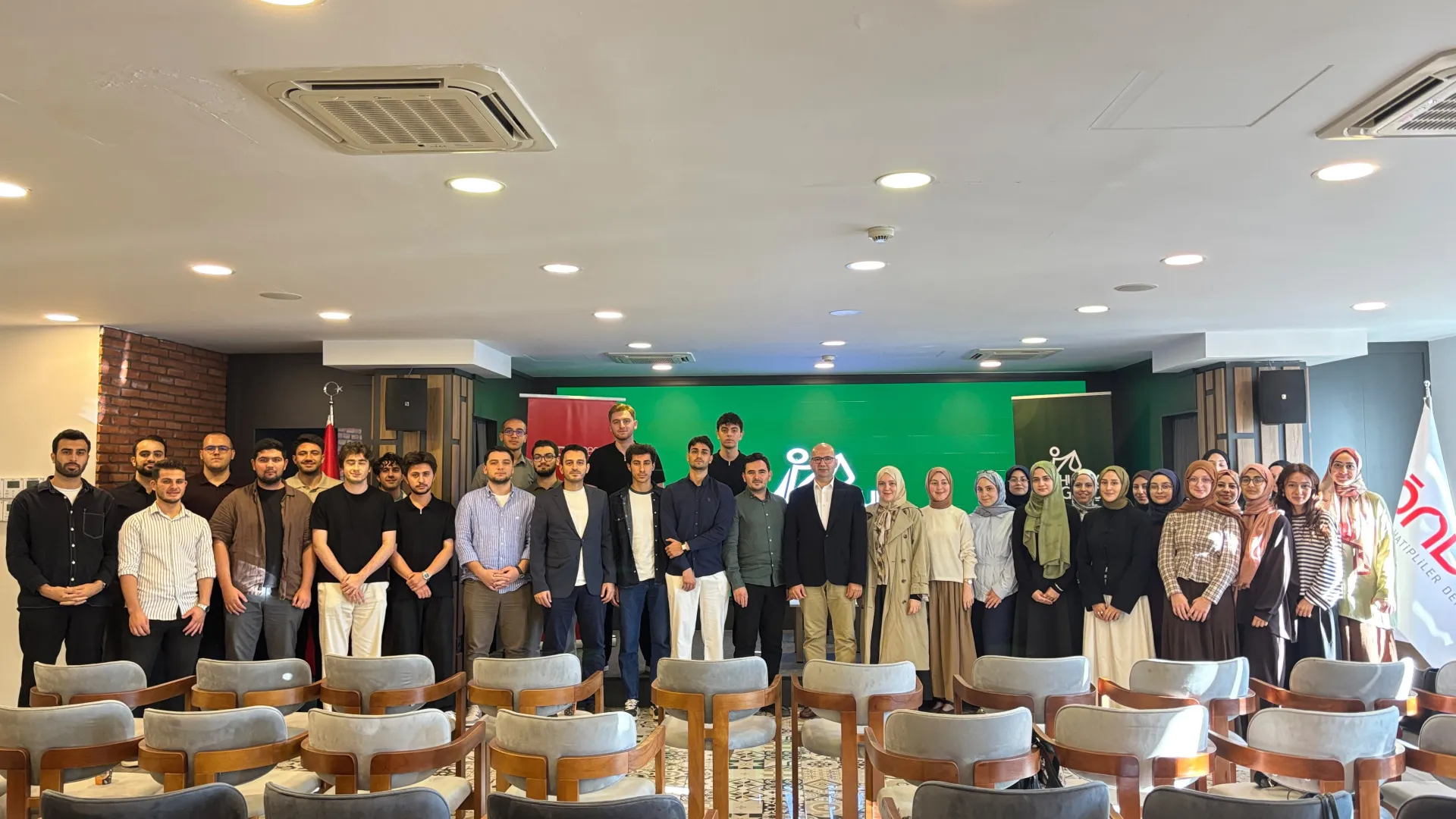 HUKUK GENÇ YENİ DÖNEMİN İLK DERSİNİ YAPTI
