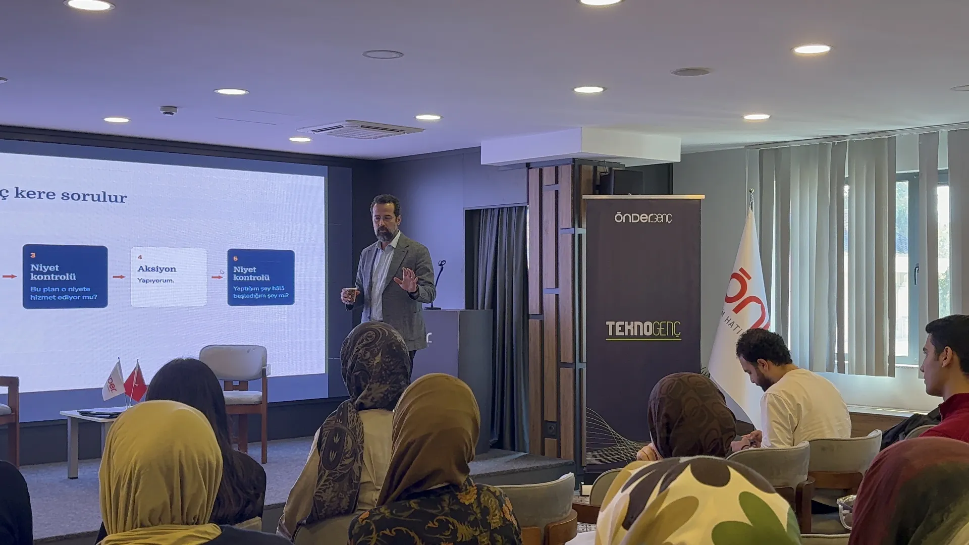 TEKNO GENÇ YOLCULUĞUNU SÜRDÜRÜYOR